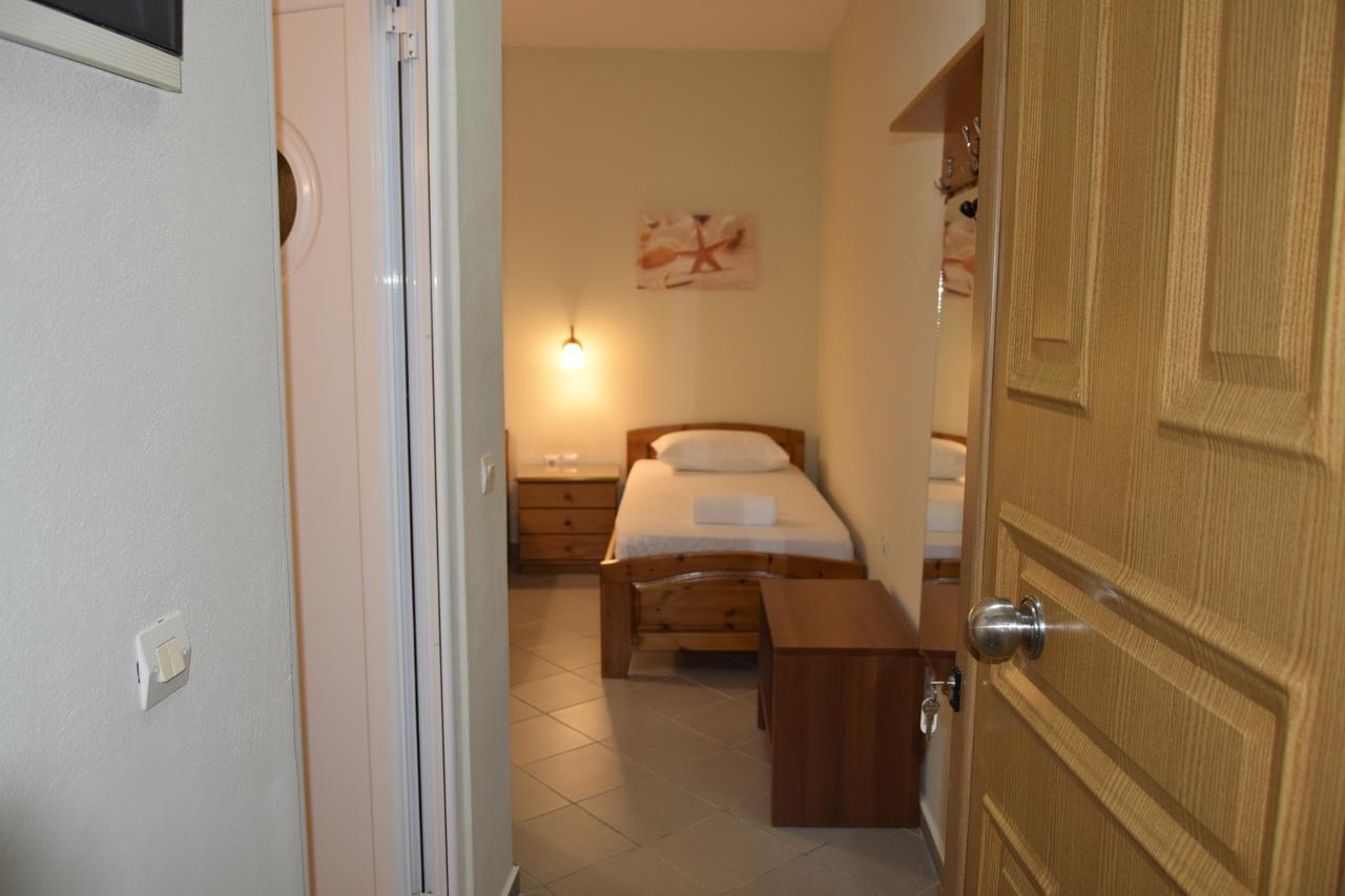 Zotos Apartment Himare Exterior photo