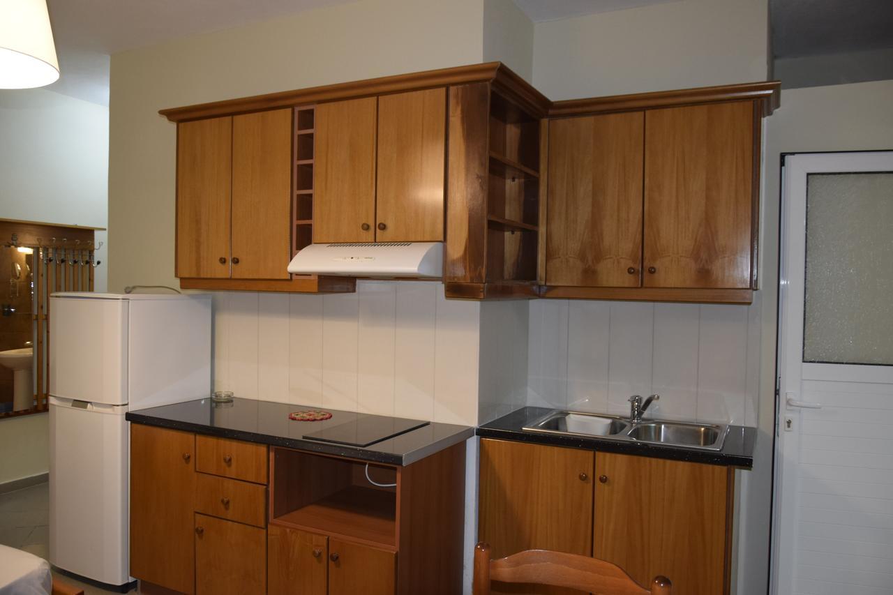 Zotos Apartment Himare Exterior photo